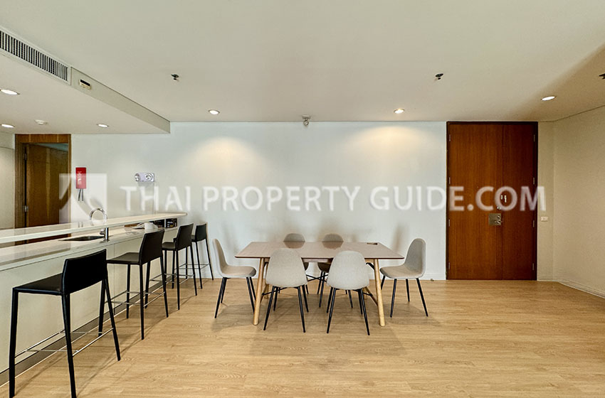 Condominium in Sathorn : The Royal Saladaeng 